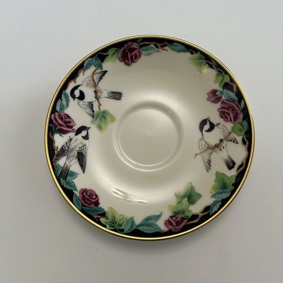 Vintage Lenox Birds of America collection 1993 Chickadee tea cup and saucer - Picture 3 of 5